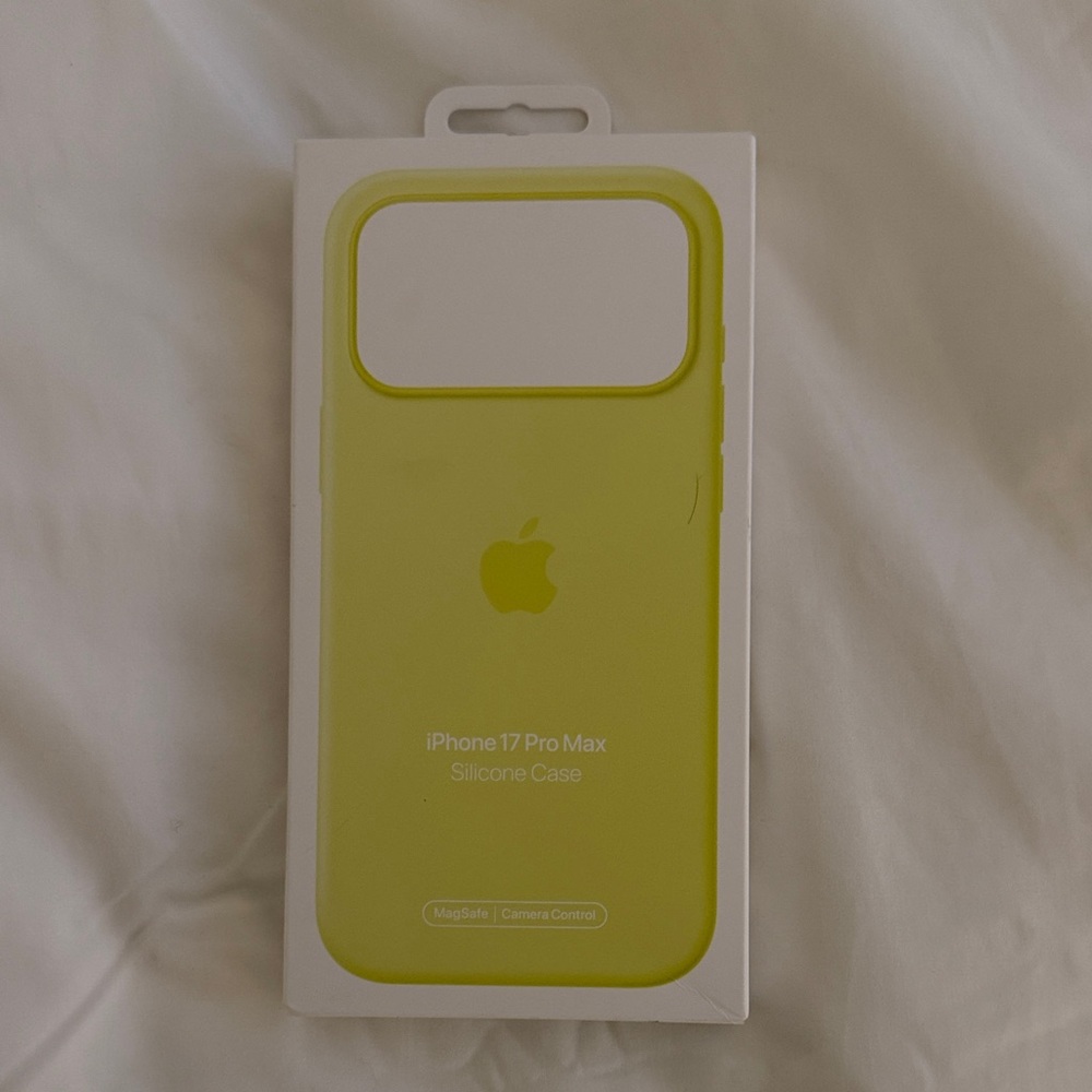 Apple iPhone 17 Pro Max Silicone Case - Lime Green